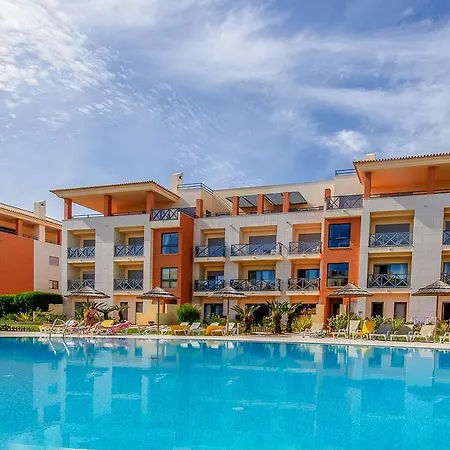 T2 Corcovada 1ºandar Vista Piscina * البوفيرا